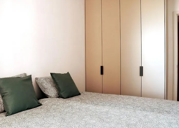 Luxueus&nieuw 2-slaapkamerappartement Met Garage