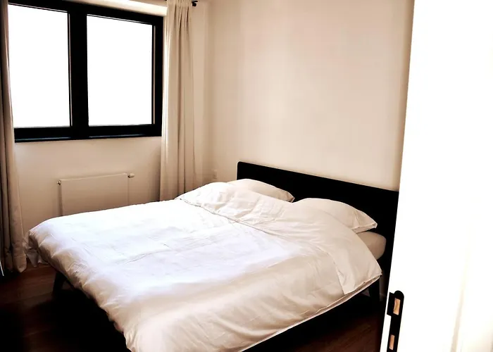 Luxueus&nieuw 2-slaapkamerappartement Met Garage Appartement *