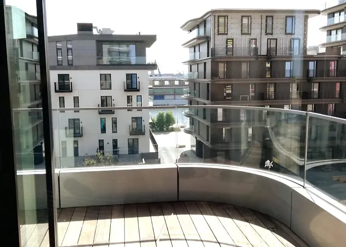 Luxueus&nieuw 2-slaapkamerappartement Met Garage *