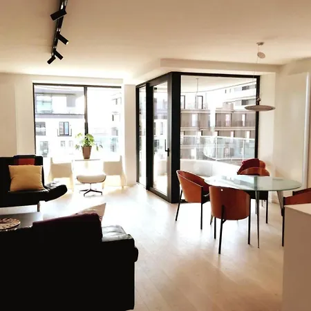 Luxueus & Nieuw 2-slaapkamerappartement Met Garage