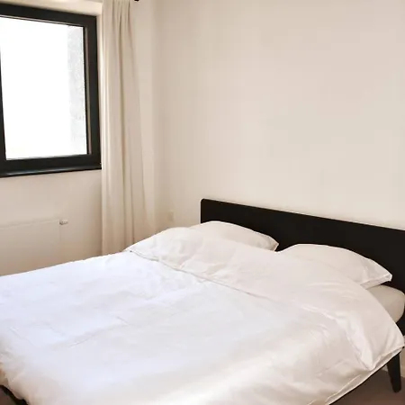 Luxueus & Nieuw 2-slaapkamerappartement Met Garage 아파트 *